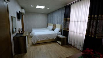 Standard Twin Room | Free WiFi