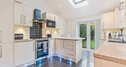 Beautiful 5 Bedroom Home in Coventry 14min to NEC