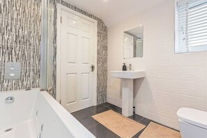 Hus - 5 sovrum | Badrum