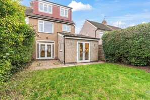 Exterior - Beautiful 5 Bedroom Home in Coventry 14min to NEC (Coventry)