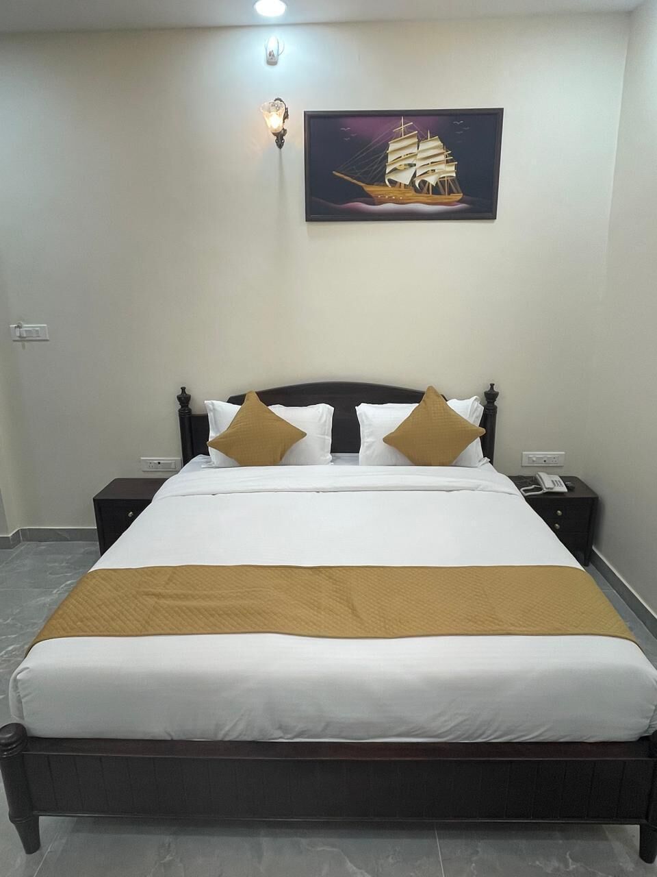 Deluxe Double Room, Garden View | Desk, free WiFi