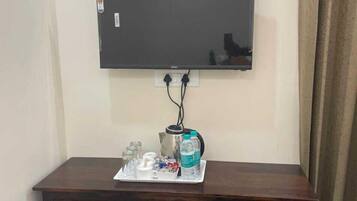 Kamar Double Deluks, pemandangan kebun | Meja kerja dan Wi-Fi gratis