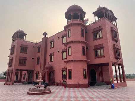 Exterior. Harigarh Resort