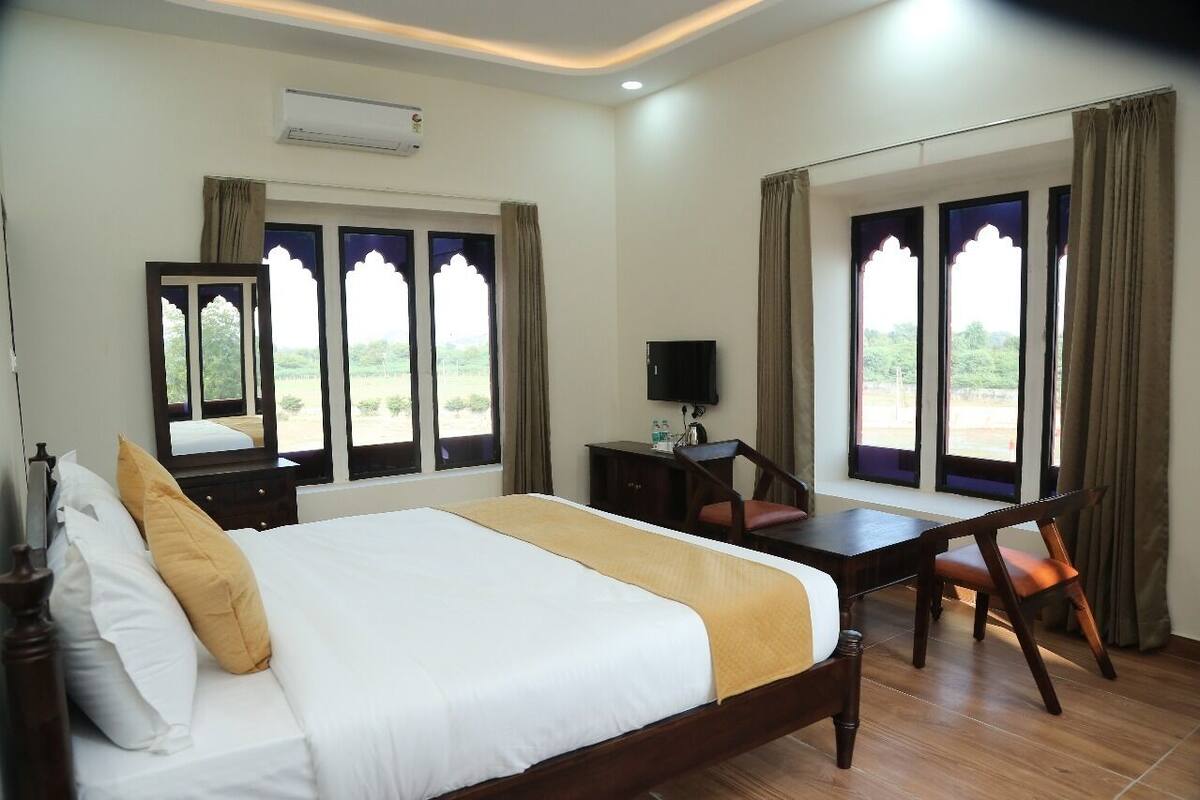Superior Double Room, Garden View | Desk, WiFi (free)