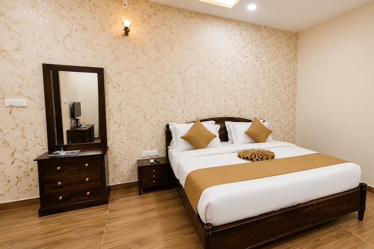 Deluxe Double Room, Garden View | Desk, WiFi (free)
