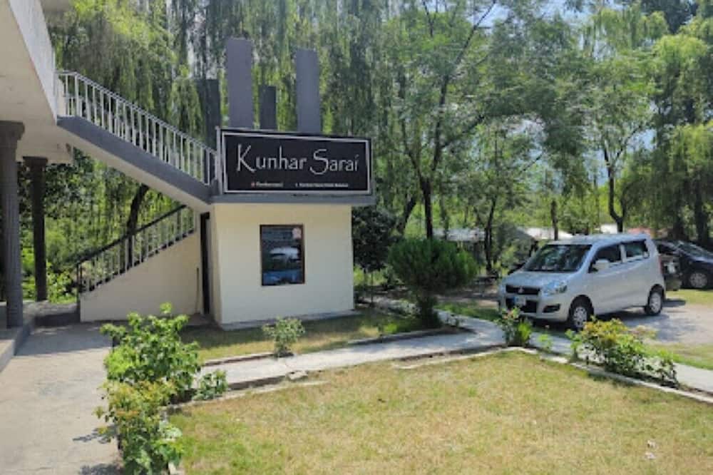 Kunhar Sarai Hotel