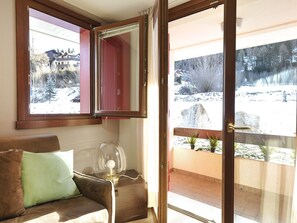 อพาร์ทเมนท์, ระเบียง, วิวภูเขา | ภายใน
