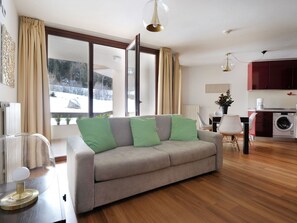 Appartement, balcon, vue montagne (Corno Baitone A4) | Coin séjour