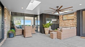 Terrace/patio - Sunset Summit - an unforgettable getaway (Port Fairy)
