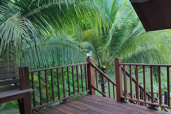 House, 1 Bedroom, Smoking, Garden View | Property grounds