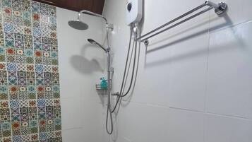 House, 1 Bedroom, Smoking, Garden View | Bathroom