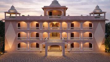 Fachada de la propiedad