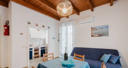 Apartment 'Casa Del Pescatore' with Balcony, Wi-Fi and Air Conditioning