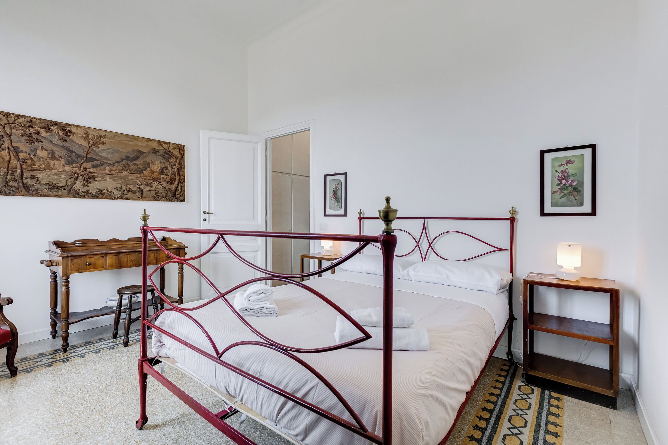 Leilighet, 3 soverom, kjøkken, byutsikt | Dundyner, strykejern/-brett, wi-fi (inkludert) og sengetøy