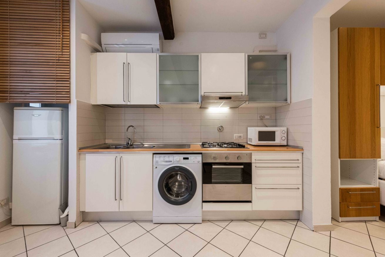 Kjøleskap, mikrobølgeovn og brødrister