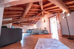 Interior - Casa Lounell: Pool, Spa, Sauna & Games Room in the Tarn Countryside (Graulhet)