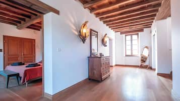 Strygejern/strygebræt, Wi-Fi, sengetøj