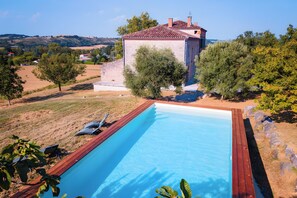 Pool - Casa Lounell: Pool, Spa, Sauna & Games Room in the Tarn Countryside (Graulhet)