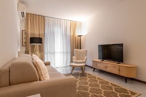 TV - Artemisia B2/12 by Wonderful Italy (Sirmione)