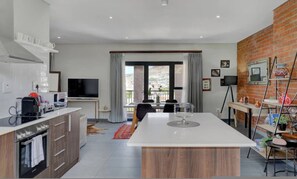 Apartment | 1 bedroom - Penthouse Apt Historic Charm Incredible Views (Cape Town)