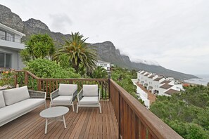 Villa, Smoking | 5 bedrooms - Spacious Family Camps Bay Escape Spectacular Views Pool Garden (Cape Town)