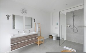 House - Spacious Family Camps Bay Escape Spectacular Views Pool Garden (Cape Town)