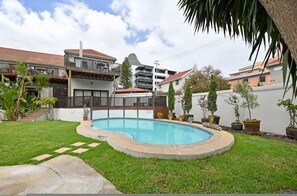 House, Smoking | 1 bedroom - Modern Sea Point Oasis Garden Pool BBQ Gym (Cape Town)