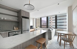House - Stylish 1-bed Foreshore Apt Modern Comfort Views (Cape Town)