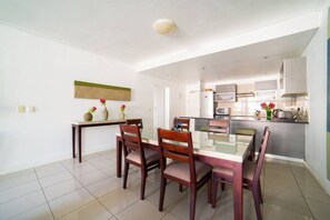 House - 5th Floor - City Center 3bed Central and Spacious (Cape Town)