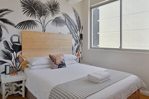 1 bedroom - Refined City Living Sunny Pool Gym Facilities (Cape Town)