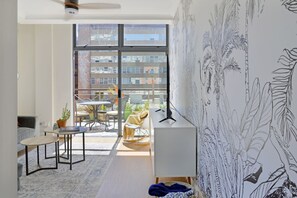 1 bedroom - Refined City Living Sunny Pool Gym Facilities (Cape Town)