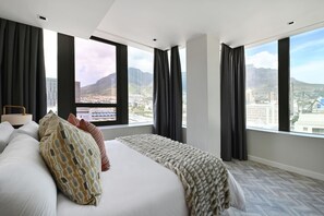Casa | 2 quartos, escrivaninha