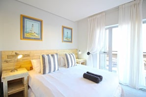 2 bedrooms - Upmarket 2bed City Retreat Close to V A Waterfront (Cape Town)