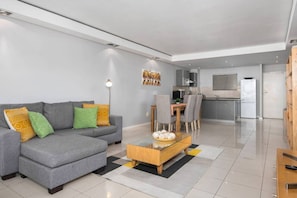2 bedrooms - 8th Floor- Table Mountain Views Central Secure (Cape Town)