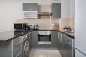 2 bedrooms - 8th Floor- Table Mountain Views Central Secure (Cape Town)