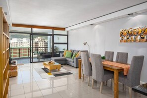 Apartment | 2 bedrooms - 8th Floor- Table Mountain Views Central Secure (Cape Town)