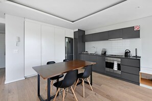 Apartment, Smoking | 2 bedrooms - Secure 2bed Green Point Retreat Rooftop Pool BBQ (Cape Town)