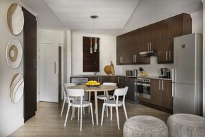 1 bedroom - Stylish 1-bed Secure BBQ Panoramic Mountain Views (Cape Town)