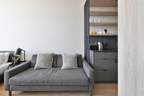 Apartment | Exterior - Modern Apt Co-working East City (Cape Town)