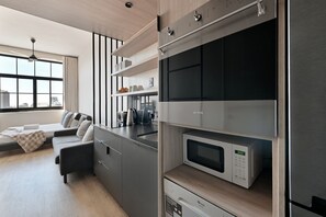 Apartment | Exterior - Modern Apt Co-working East City (Cape Town)