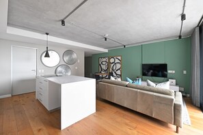 House, Smoking - Two Bedroom Green Point Rooftop Pool BBQ (Cape Town)
