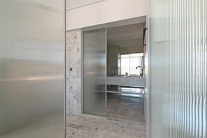 House, Smoking | 1 bedroom - Elegant One Bed Sea Point Mountain Views (Cape Town)