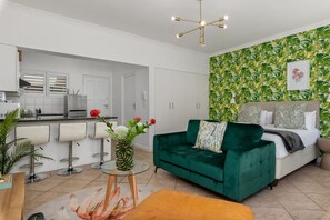 House, Smoking - Stylish Sea Point Studio in Secure Complex Patio (Cape Town)