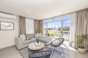 Apartment | 1 bedroom - Seaview Bliss a Sunny Apartment and Pool (Cape Town)