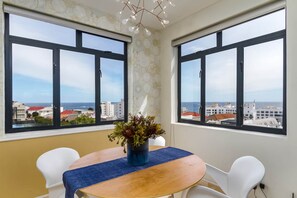 House - 2 Bed Bantry Bay City and Sea View 100m to Beach (Cape Town)