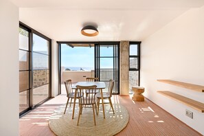 House, Smoking - Elegant Camps Bay One Bed Eco Pool Modern (Cape Town)
