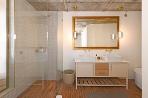 2 bedrooms - Elegant Camps Bay Eco Pool Sauna Views (Cape Town)