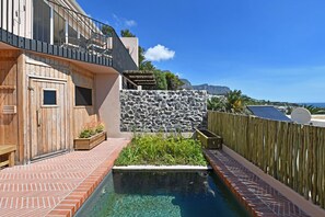 House | 2 bedrooms - Elegant Camps Bay Eco Pool Sauna Views (Cape Town)