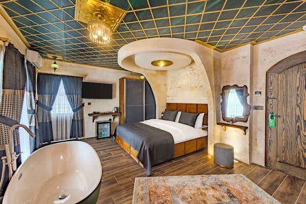 Ropa de cama de alta calidad, colchones con efecto memoria y minibar