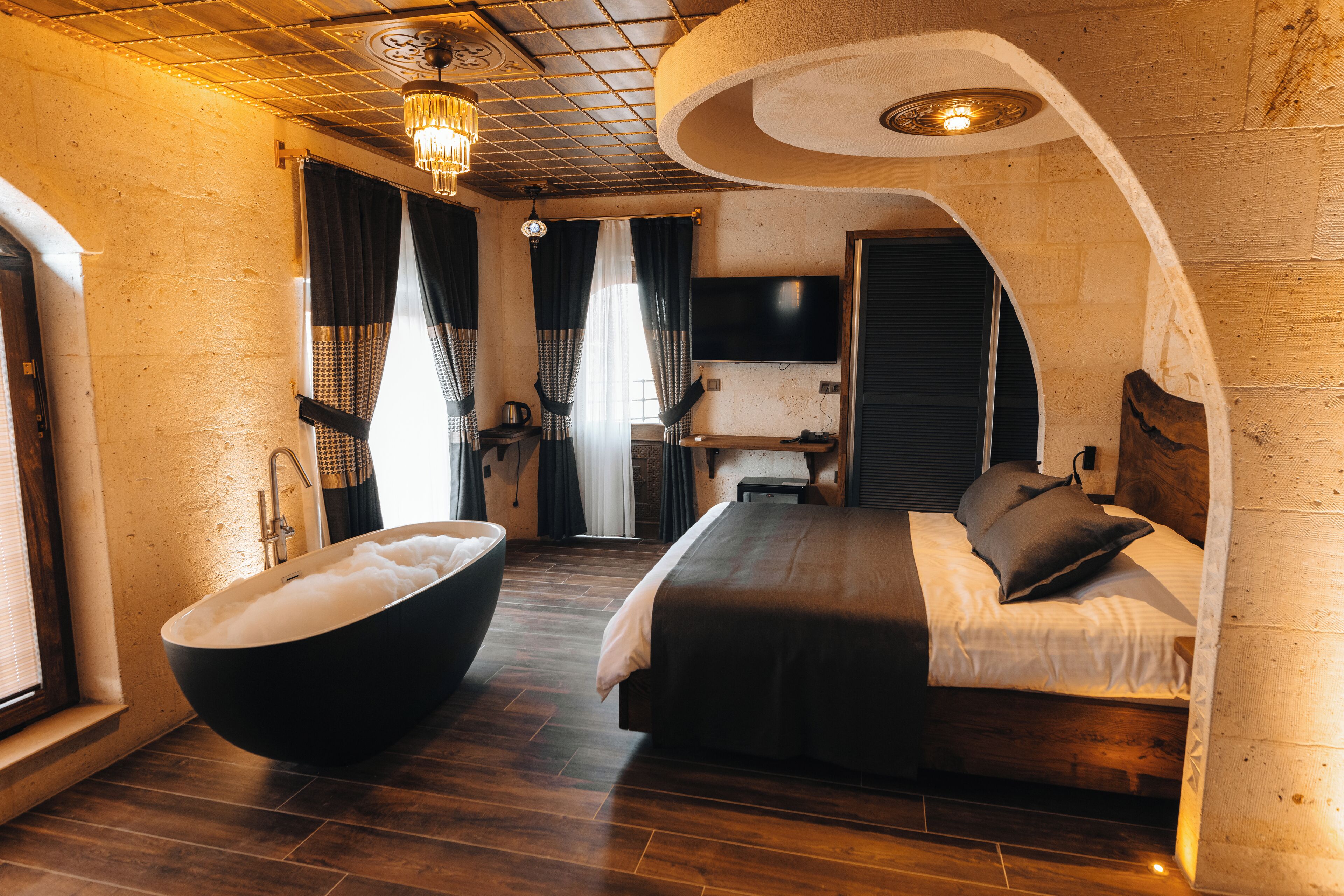 Ropa de cama de alta calidad, colchones con efecto memoria y minibar 